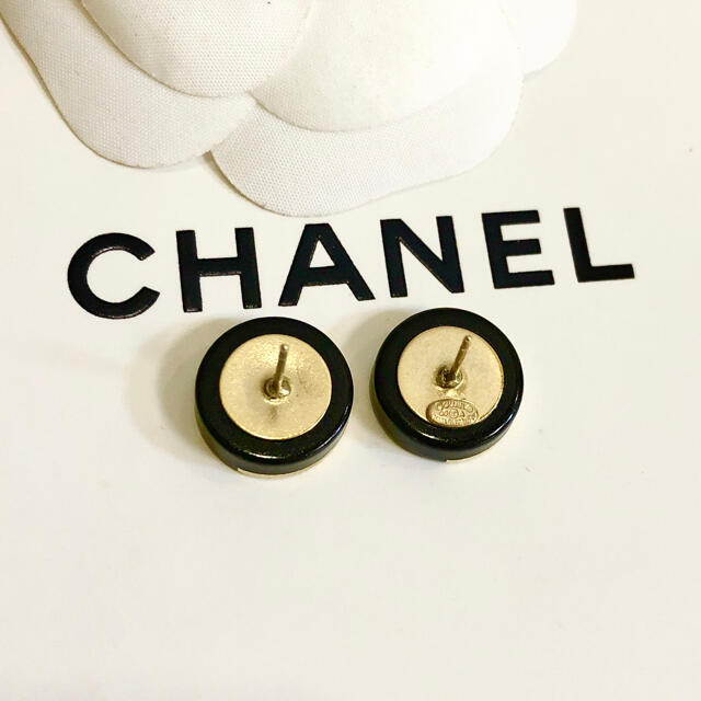 Chanel Vintage Black Round Clip On Earrings with CC Logo