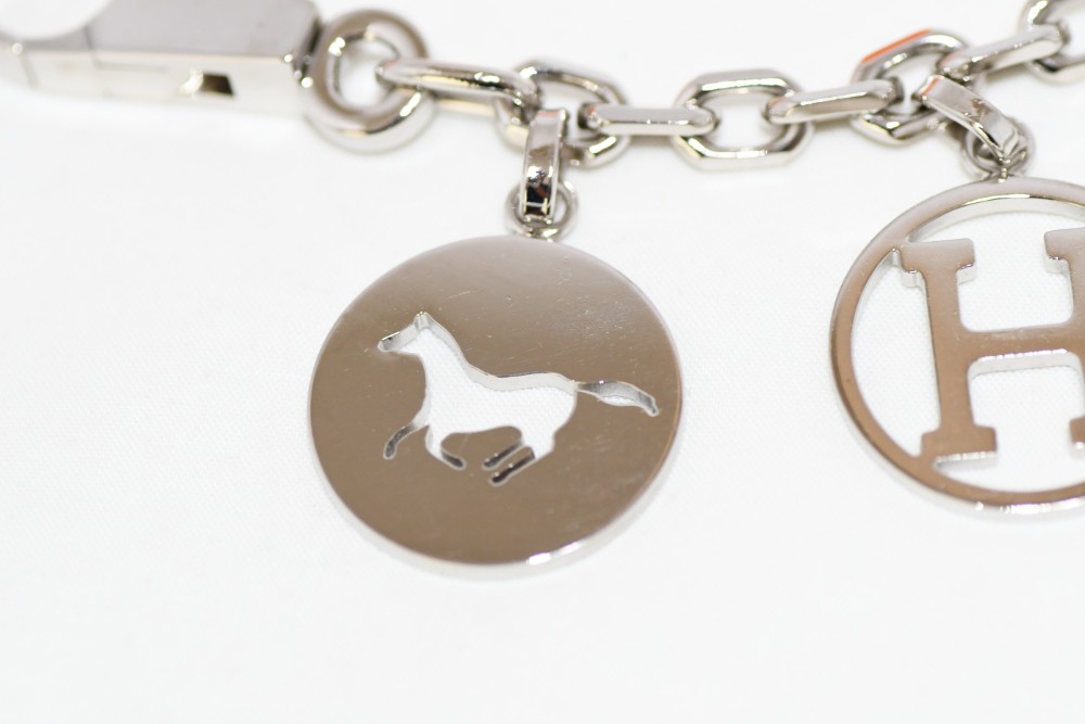 Hermes Berloque Amulette 4 Motifs Bag Charm Cadena Horse H logo Dog Color  Silver