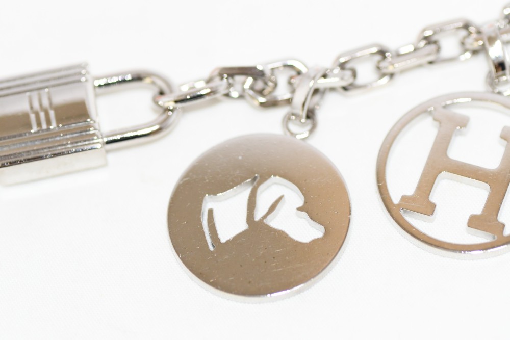 Hermes Berloque Amulette 4 Motifs Bag Charm Cadena Horse H logo Dog Color  Silver