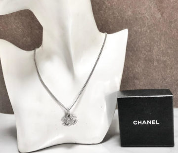 CHANEL Pendant Necklace CC Logo Silver Rhinestone four-leaf clover 04C –  art Japan Export