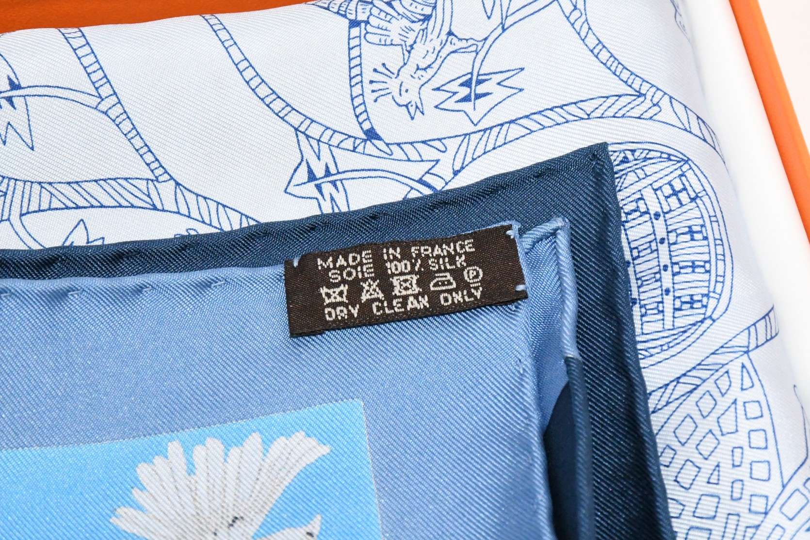 Hermes Scarf Les legendes de l'Arbre Coloriage Silk 90 cm blue legend ...