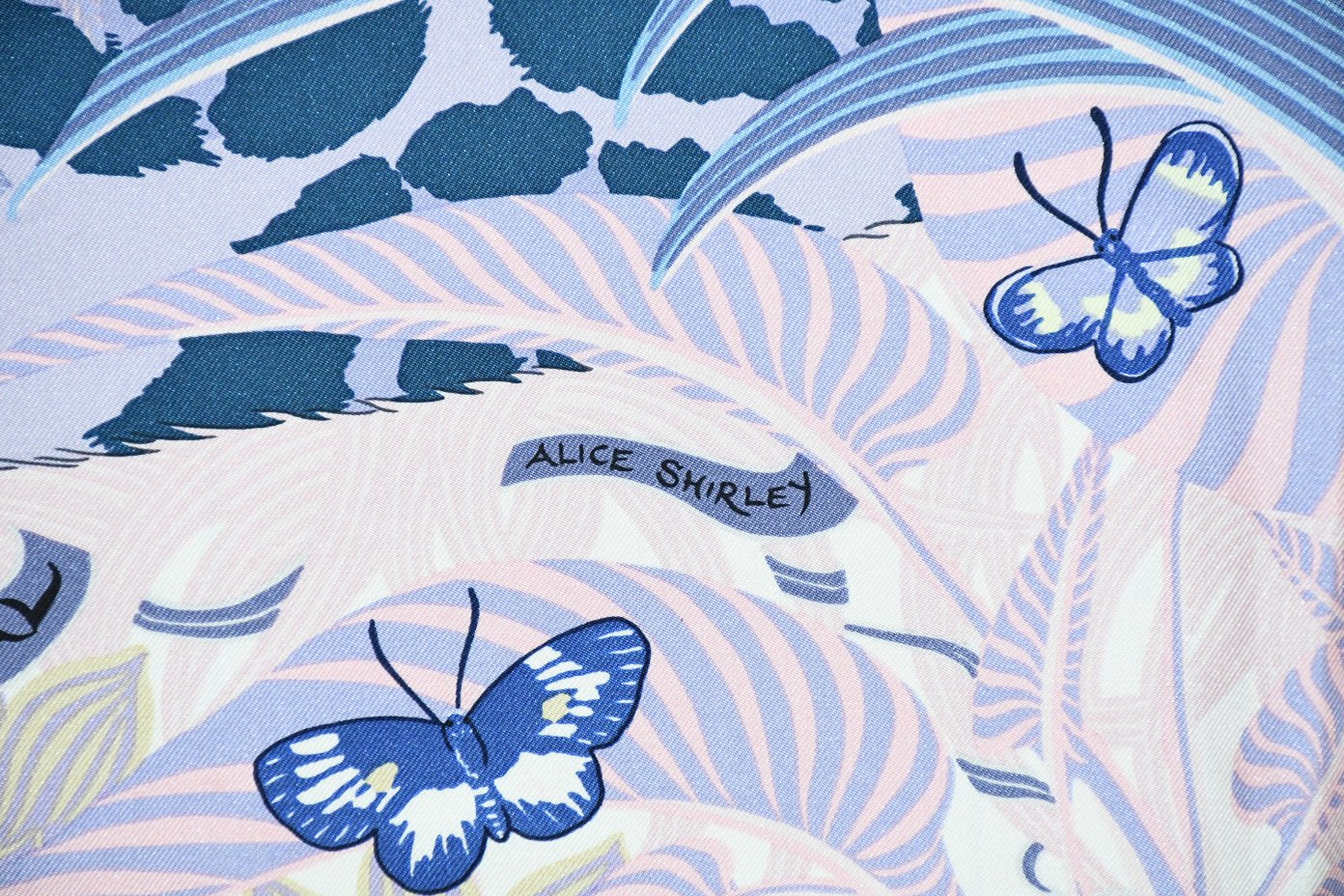 Hermes Scarf Jaguar Quetzal 90 cm Christine Henry silk purple animal Carre 064 AUC46640_1009 (12)