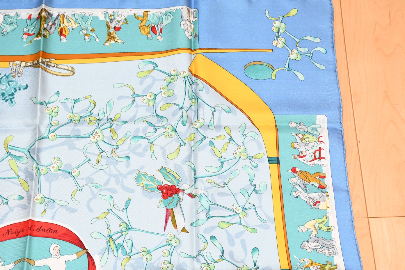 Hermes Scarf Neige d'Antan Silk 90 cm blue snow ski Carre 35 AUC25069_1009 (6)