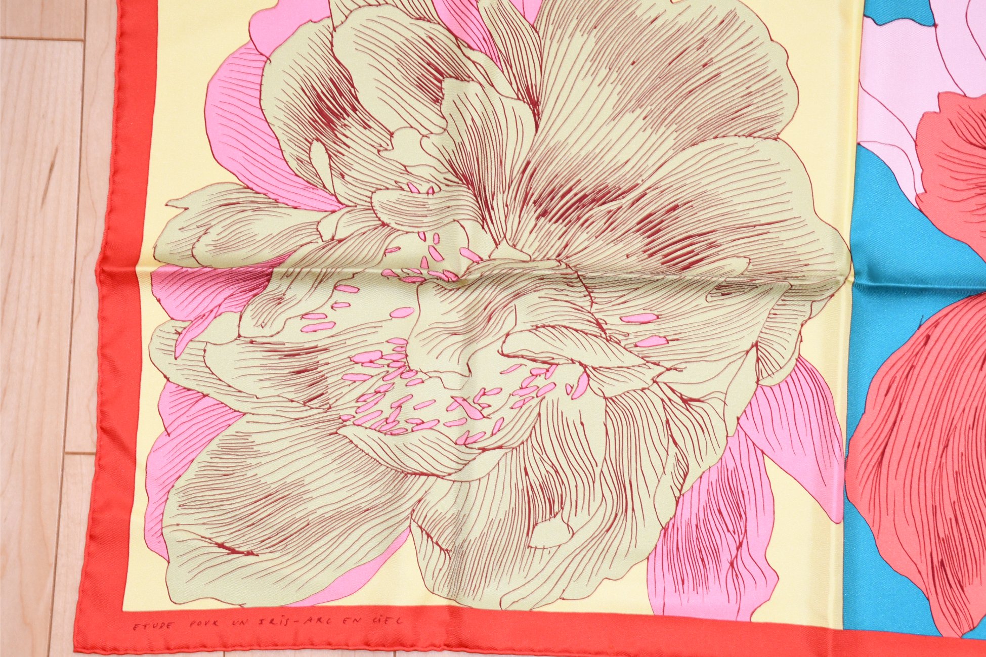 Hermes Scarf Etude Pour Un Iris Arc En Ciel 90 cm silk blue Carre flower 35 AUC35563_1023 (8)