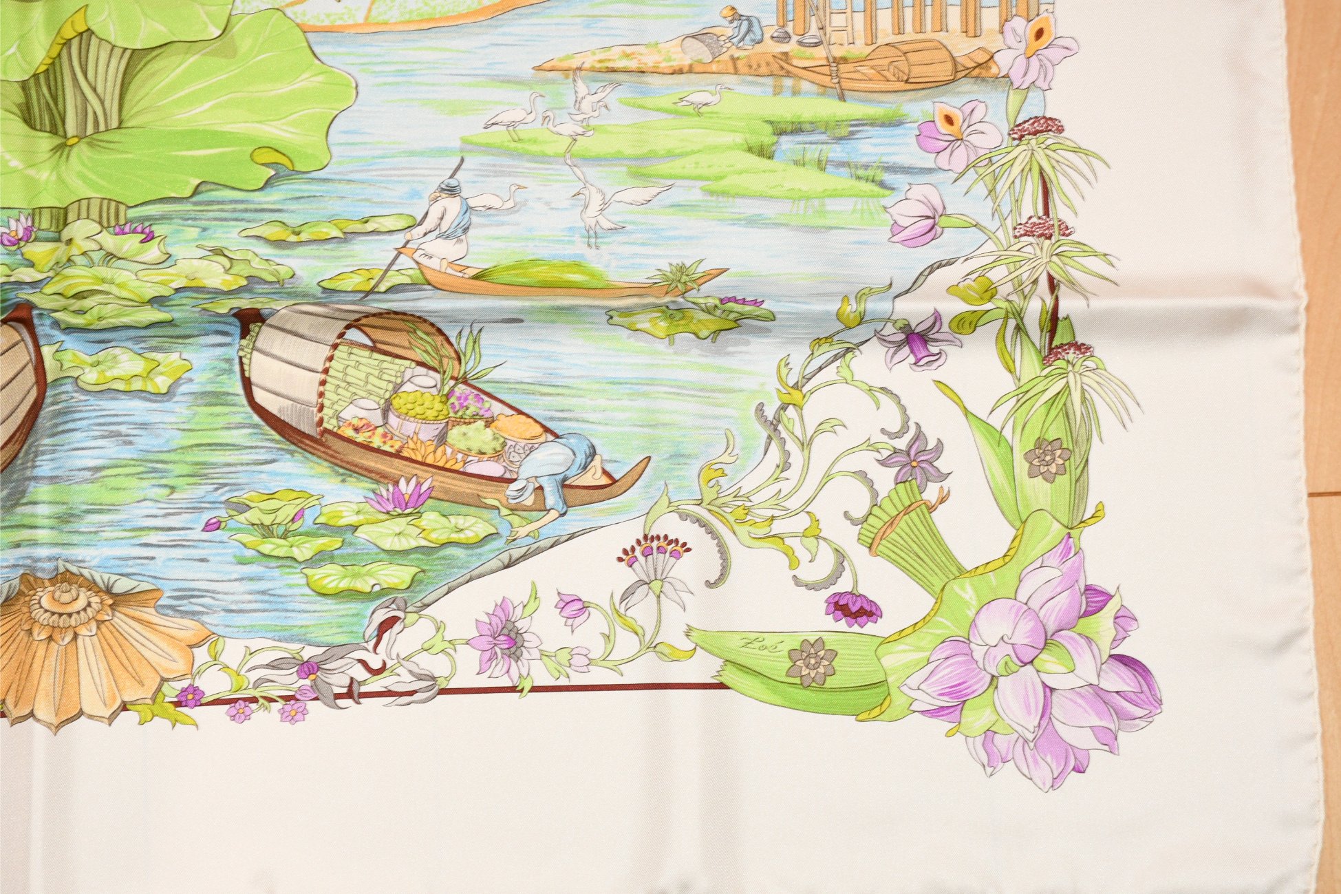 Hermes Scarf Sarasvati by Zoe Pauwels 90 cm silk white cream Carre lotus flower 35 AUC39061_1030 (8)