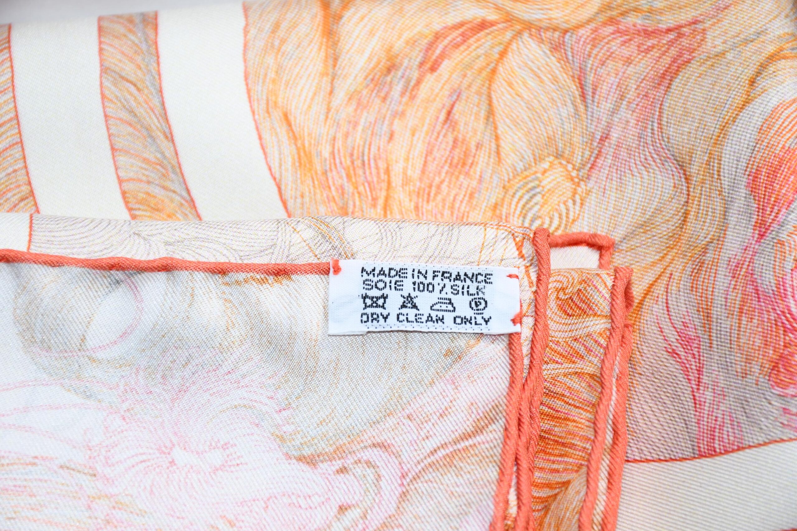 Hermes Scarf Brides de Gala en FINESSE 90 cm silk orange Carre 35 AUC18073_0108 (3)