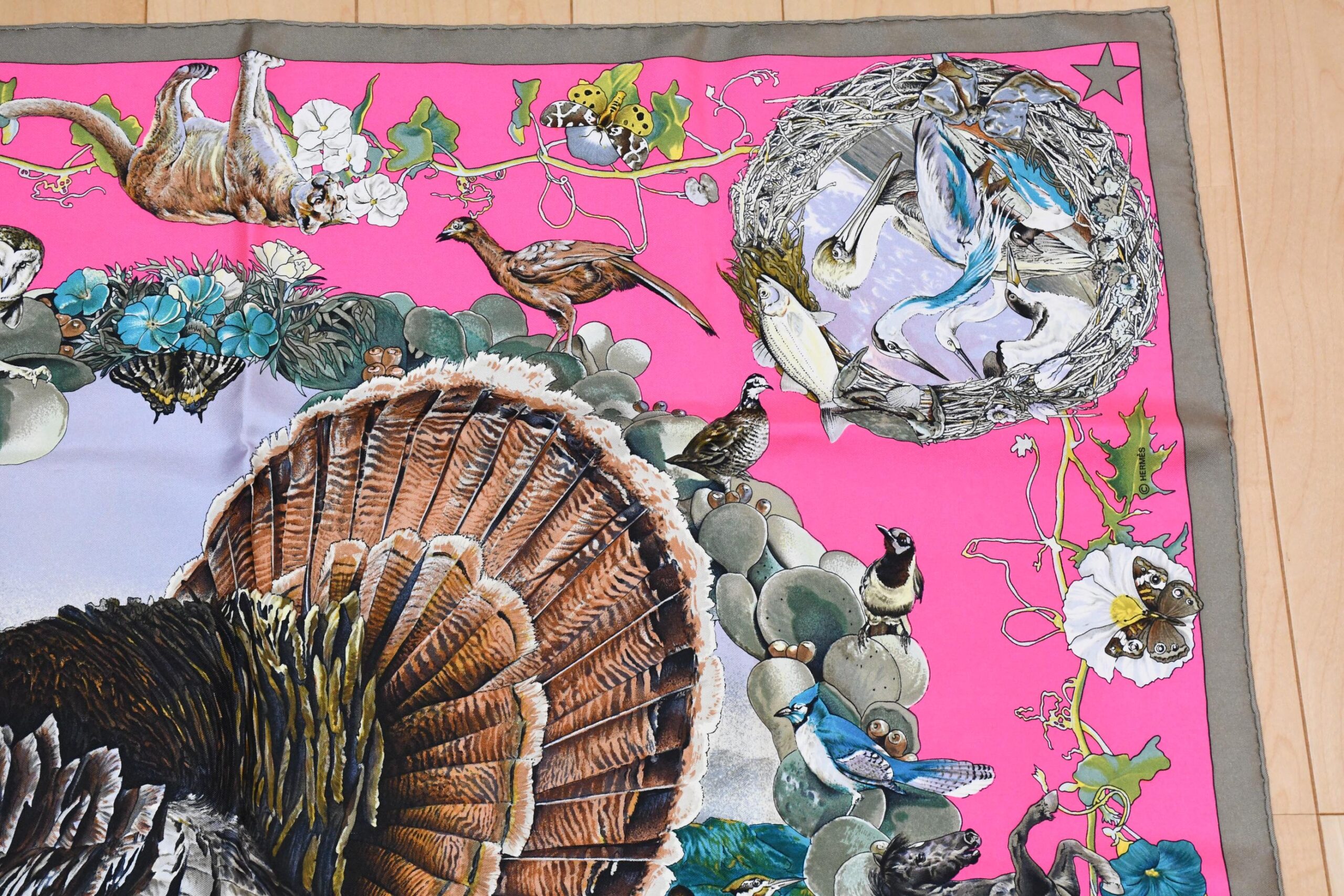 Hermes Scarf Faune Et Flore Du Texas Wildlife 90 cm by Kermit Oliver silk pink gray animal Carre 35 AUC47223_1211 (9)