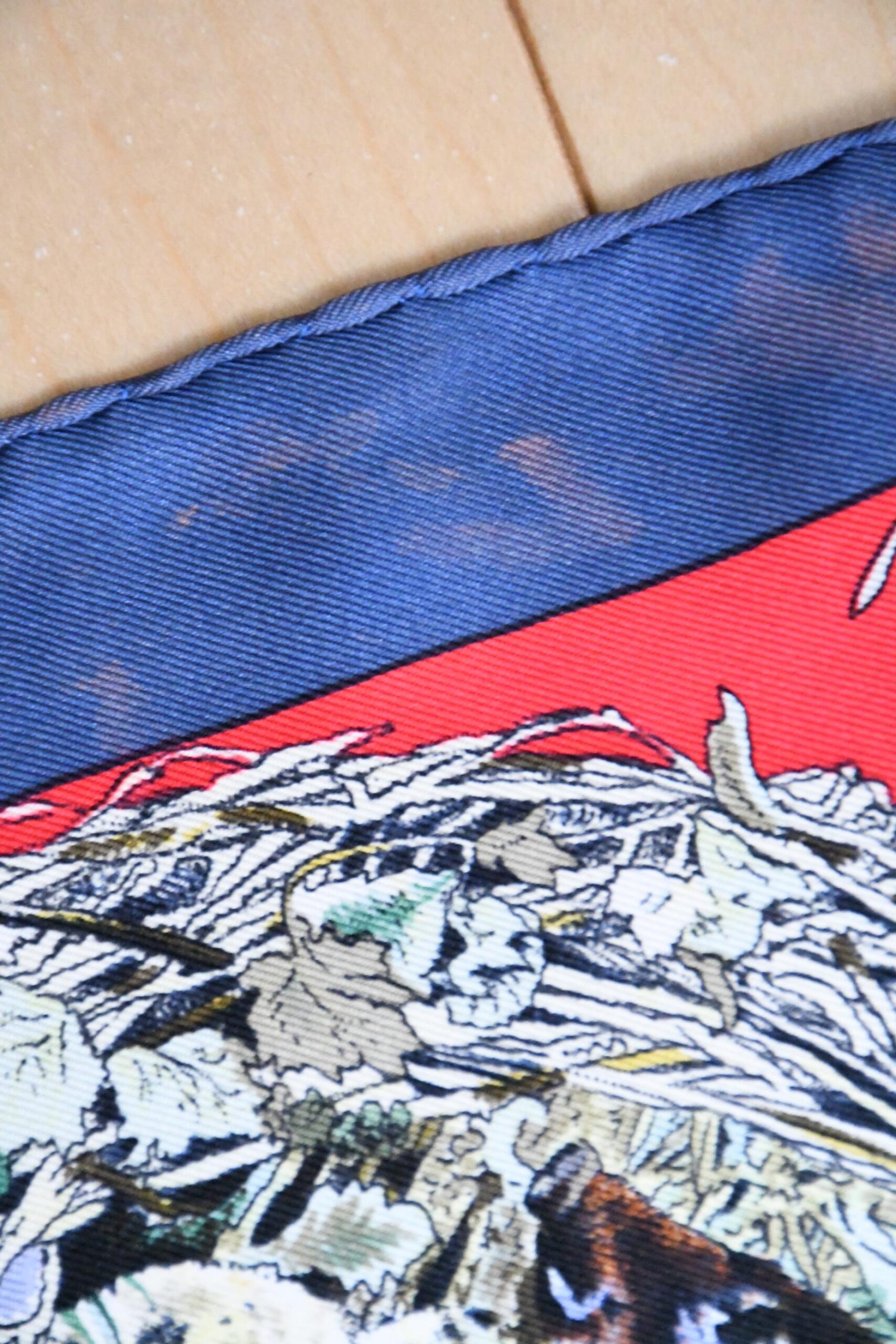 Hermes Scarf Faune Et Flore Du Texas Wildlife 90 cm by Kermit Oliver silk red blue animal Carre 35 AUC22154_0108 (16)