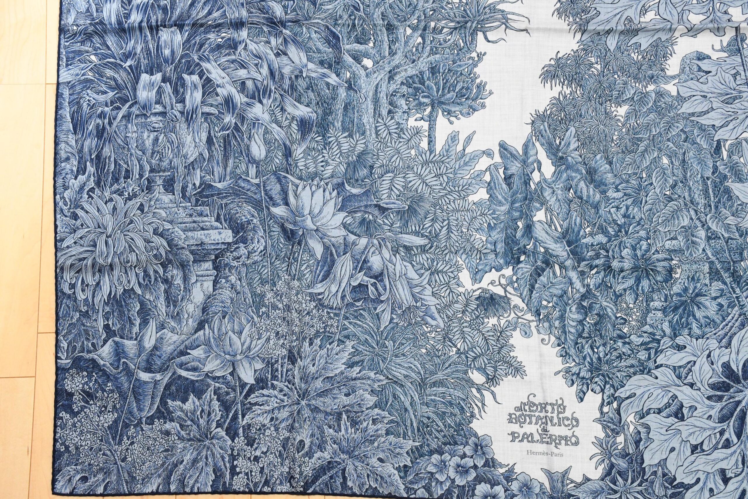Hermes Shawl All'Orto Botanico di Palermo 140 cm Cashmere silk scarf stole botanical flower blue 56 ECO134200_0109 (8)